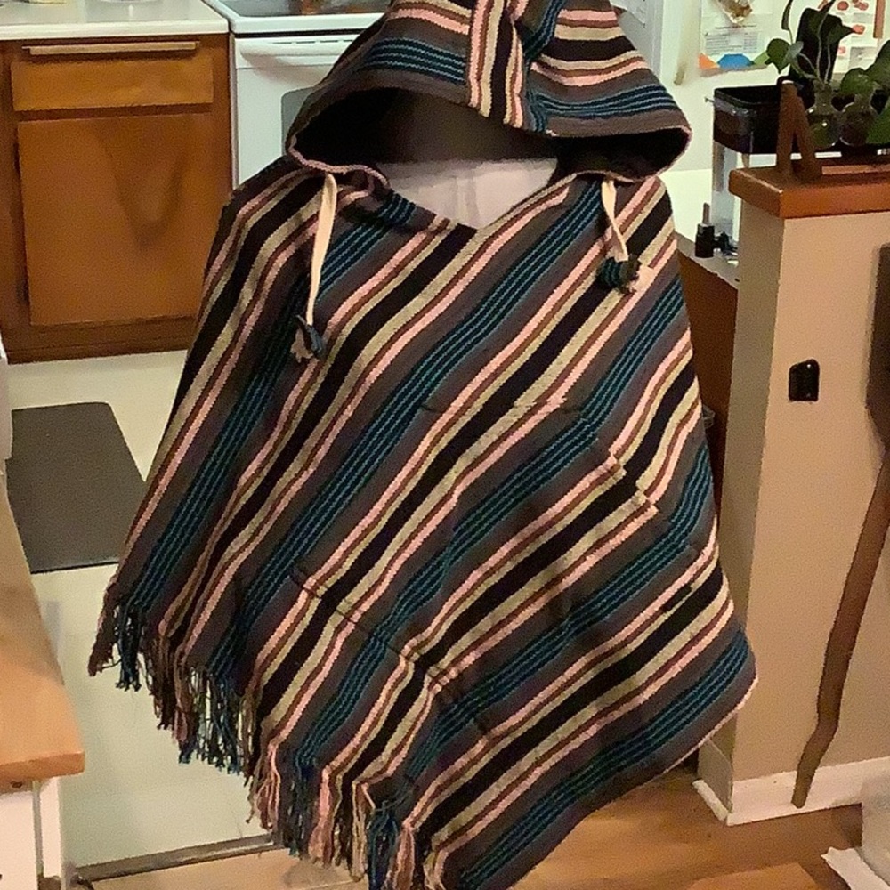 Legit VIRBLATT poncho Reversible with pockets and hood & sacred geometry